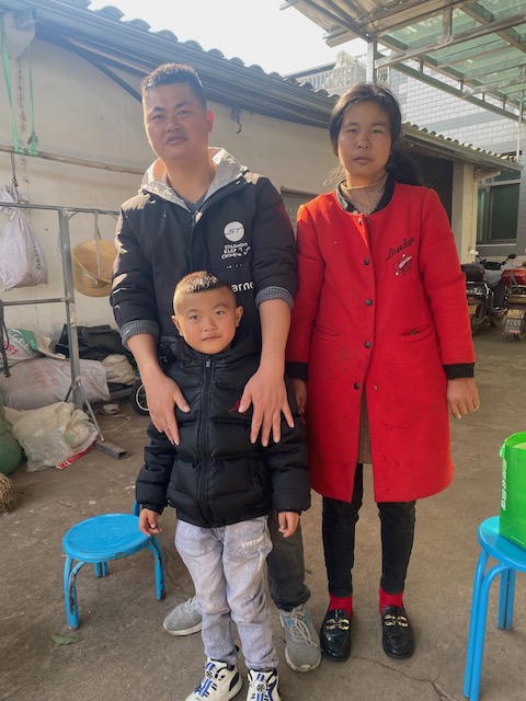 Ming Bo's family
